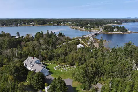 20 Bayberry Ln, South Thomaston, ME 04858