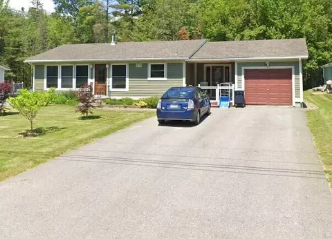 33 Sanford Ave, Old Town, ME 04468
