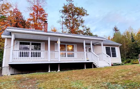 322 Hebron Rd, Paris, ME 04281