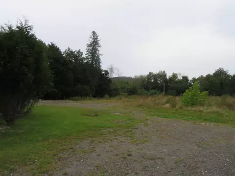 80 Railroad Ave, Dexter, ME 04930
