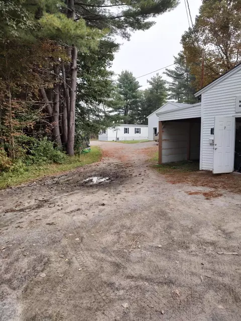 19 Phyllis Ct, Madison, ME 04950