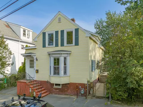 21 Greenleaf St, Portland, ME 04101