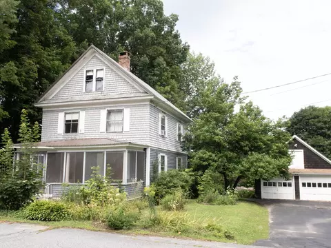 130 Lincoln Ave, Gardiner, ME 04345