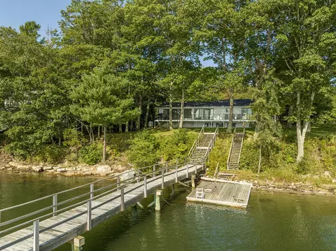 70 Butter Pt, Waldoboro, ME 04572