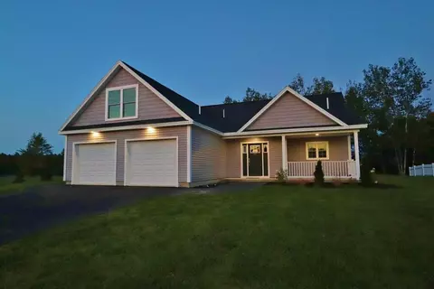 13 Rolling Meadow Dr, Bangor, ME 04401