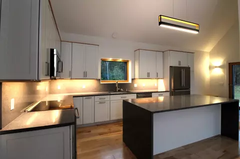 600 Augusta Rd, Belmont, ME 04952