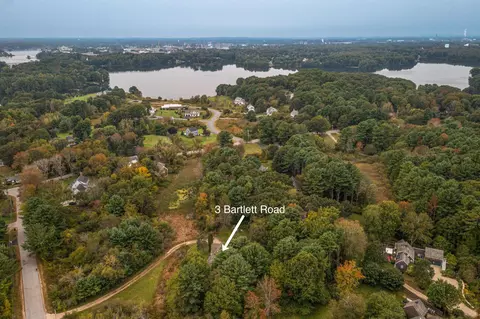 3 Bartlett Rd, Kittery Point, ME 03905