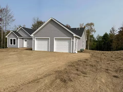 87 Knoll Crest Dr, Bangor, ME 04401