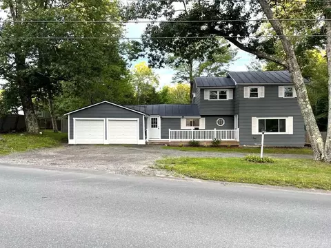 133 Summer St, Oakland, ME 04963