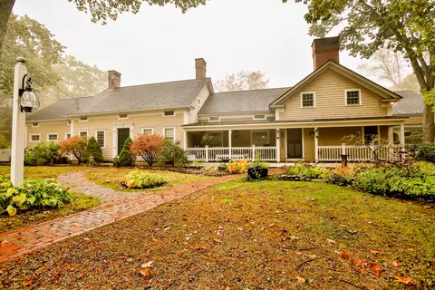 112 Shore Rd, York, ME 03902