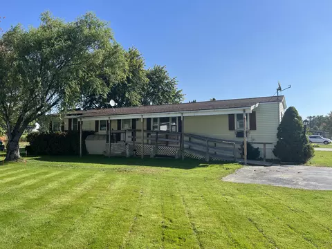 14 Mark St, Poland, ME 04274