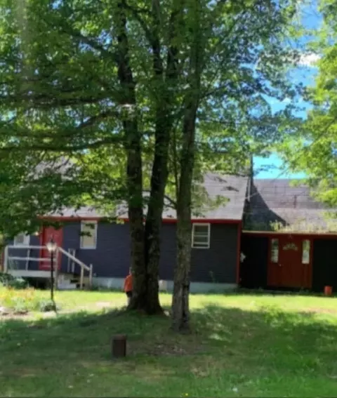 9 Brighton Rd, Wellington, ME 04942