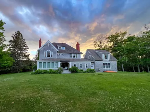 48 Oak Point Rd, Deer Isle, ME 04627
