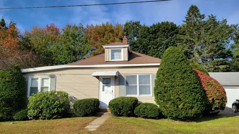 37 Buckley St, Lewiston, ME 04240