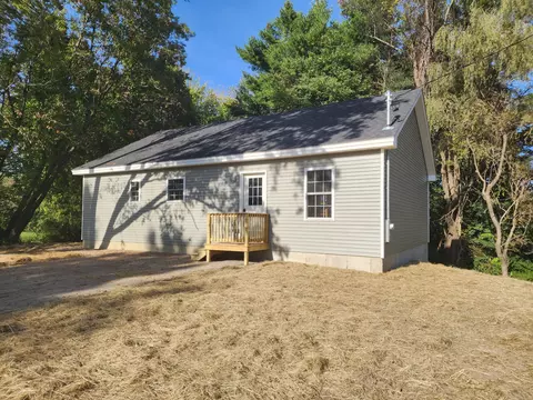 30 Dunham St, Auburn, ME 04210