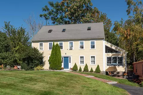 9 Cook St #4, Kittery, ME 03904