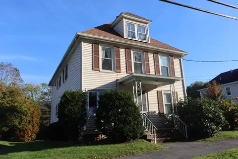 391 College St, Lewiston, ME 04240
