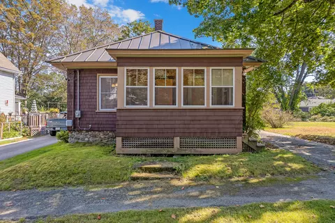 30 Hillsdale St, Auburn, ME 04210