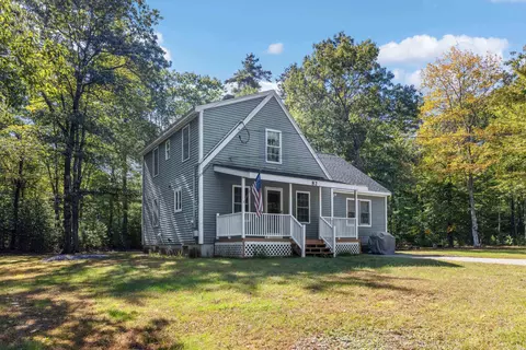82 Fairview Dr, Waterboro, ME 04061