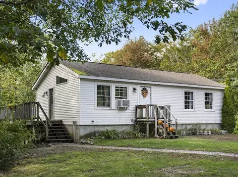 34 High Point Rd, Gray, ME 04039