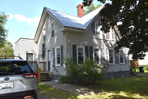 38 Academy St, Hartland, ME 04943
