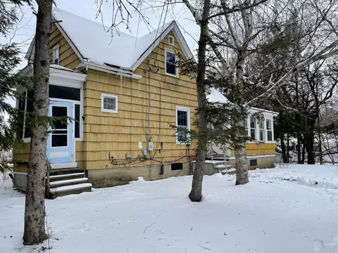 15 Weybossett St, Lewiston, ME 04240