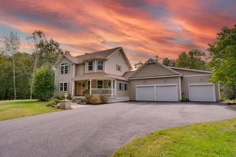 49 Cal Vista Dr, Dayton, ME 04005