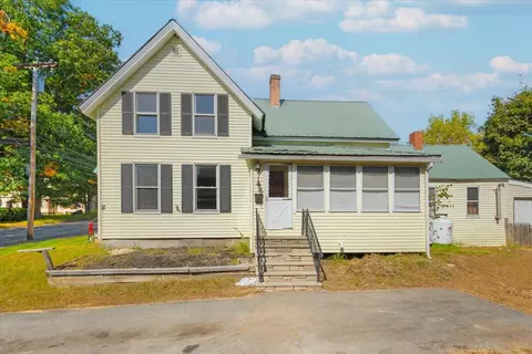 15 Pleasant St, Livermore Falls, ME 04254