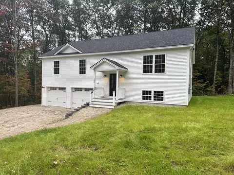 108 Lewiston Rd, Gray, ME 04039