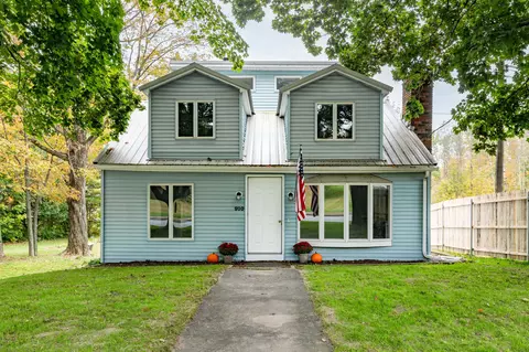 910 W Main St, Dover Foxcroft, ME 04426