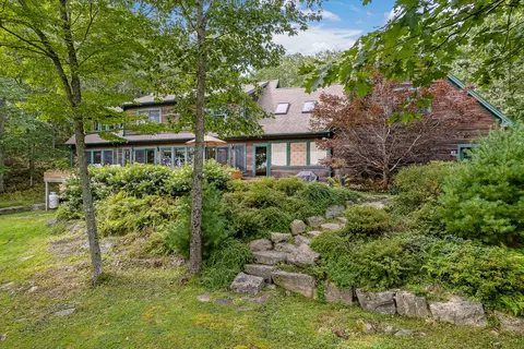 136 Clarks Point Rd, Wiscasset, ME 04578