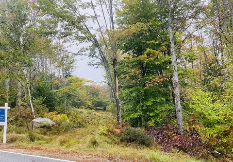 54 Valley Rd, Raymond, ME 04071