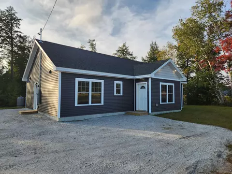 6 Cedar Dr, Paris, ME 04281