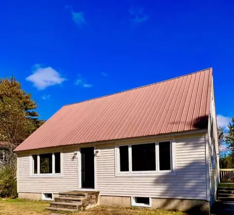 867 Boundary Rd, Steep Falls, ME 04085