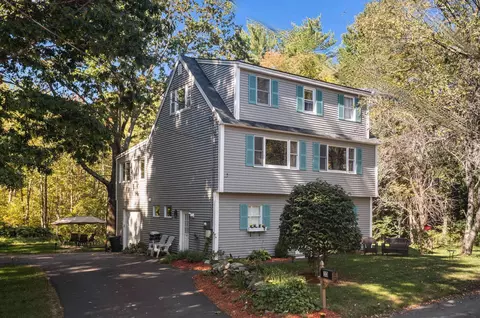 33 Foyes Ln, Kittery, ME 03904