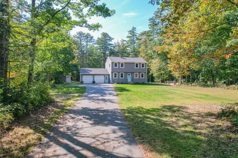 17 Loon Dr, Topsham, ME 04086