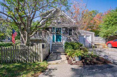 16 Forest Ave, Old Orchard Beach, ME 04064