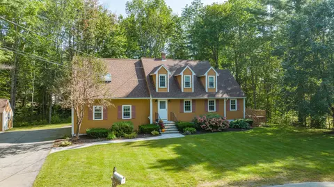 8 Wildwood Dr, Sanford, ME 04083