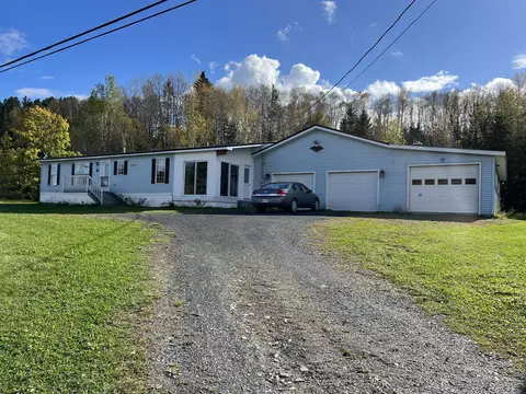 19 Main St, Grand Isle, ME 04746