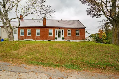 92 Main St, Windham, ME 04062