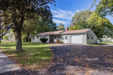 185 Oak St, Bath, ME 04530