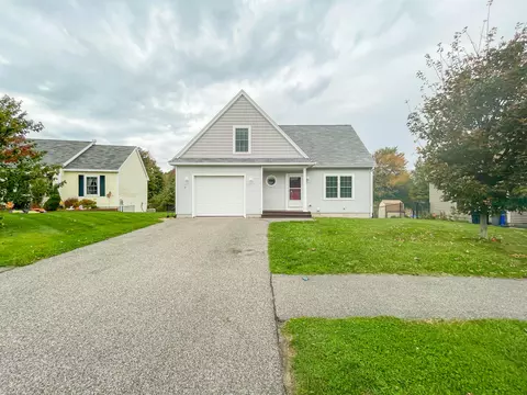 12 Stephanie Dr, Gorham, ME 04038