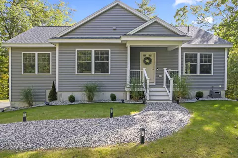 3 Owen Ln, Gray, ME 04039