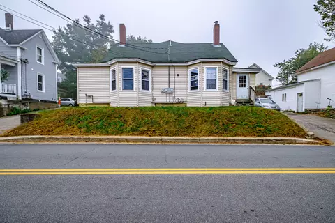 9 Pioneer Ave, Sanford, ME 04073