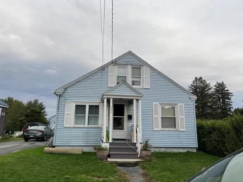 131 Carver St, Waterville, ME 04901