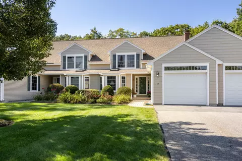 11 Lancaster Ct #14, Kennebunk, ME 04043