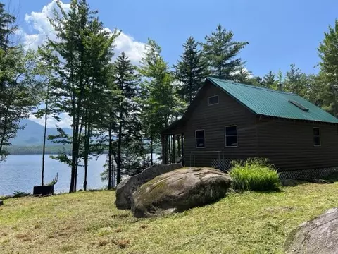 17 Keyes St, Flagstaff Twp, ME 04961