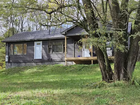31 Lander Rd, Parkman, ME 04443