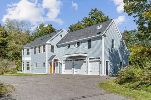 134 Middle Rd, Falmouth, ME 04105