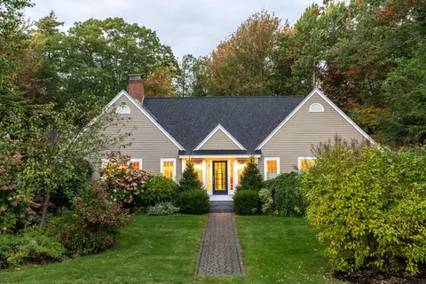 23 White Rock Dr, Falmouth, ME 04105